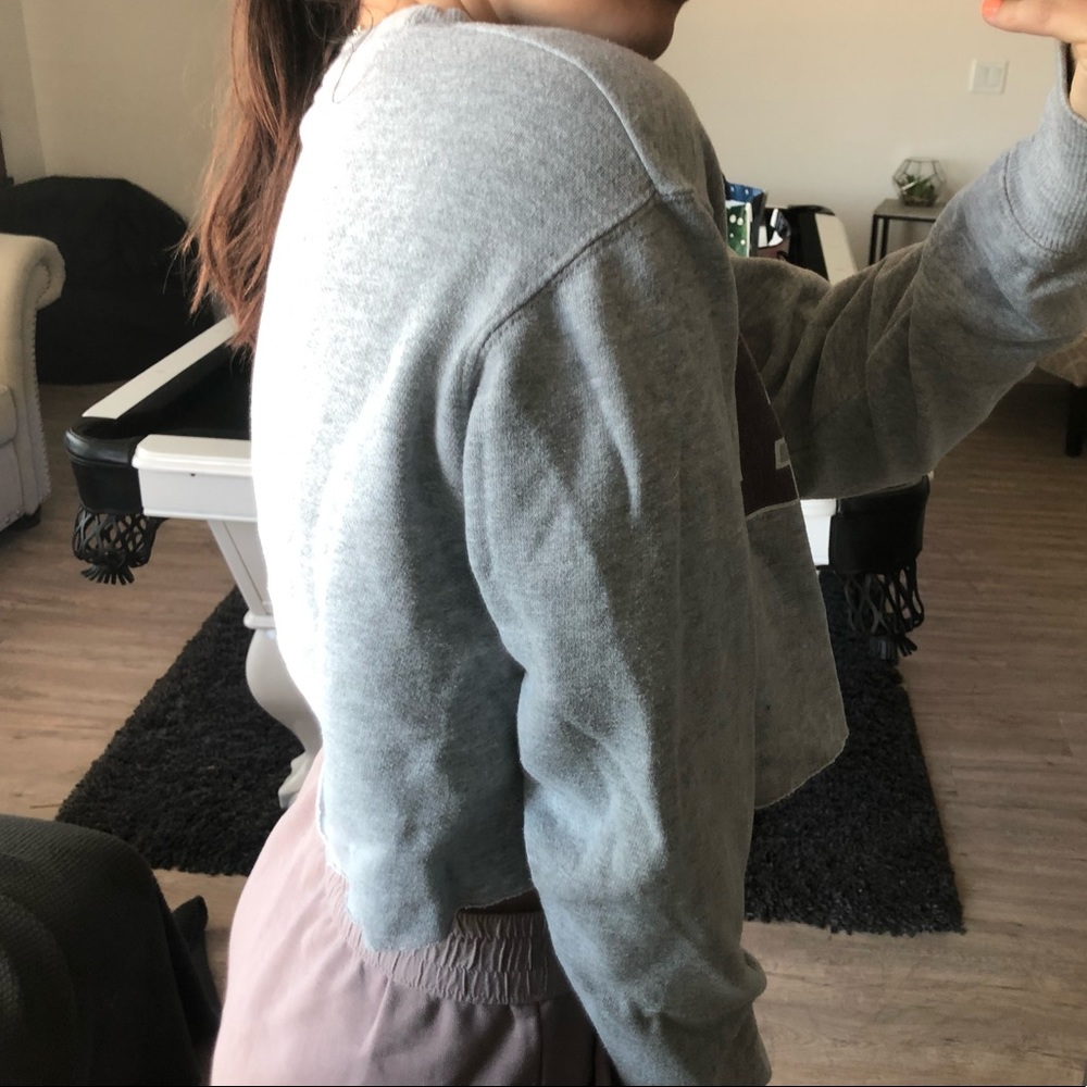 Cropped oversized sweater - Picture 2 of 3